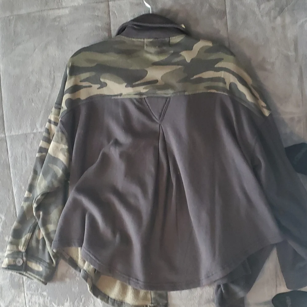 Button down shirt/jacket - Picture 2 of 3